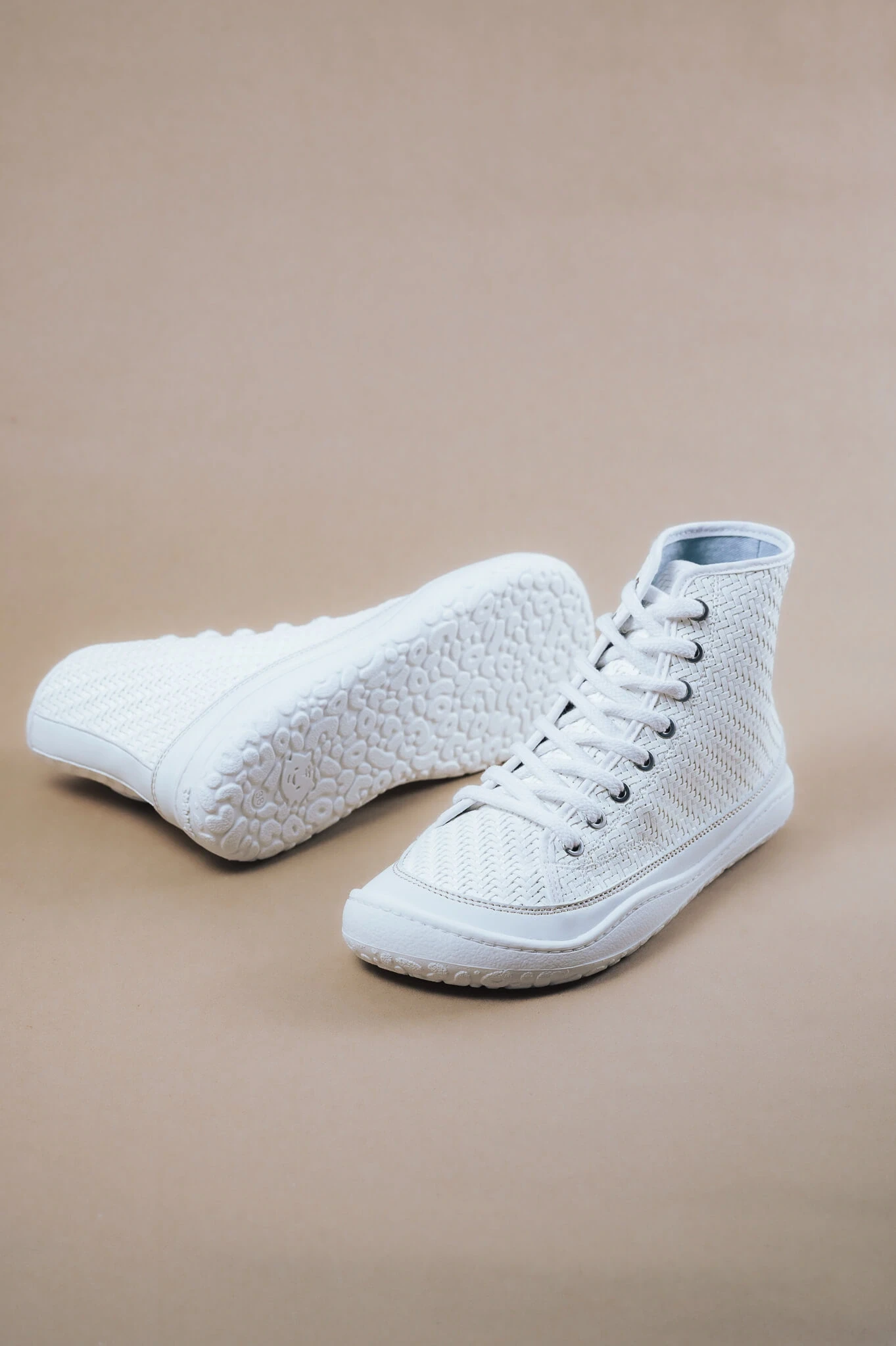 Босоногие ботинки Sambas the bambas Breeze — белые
